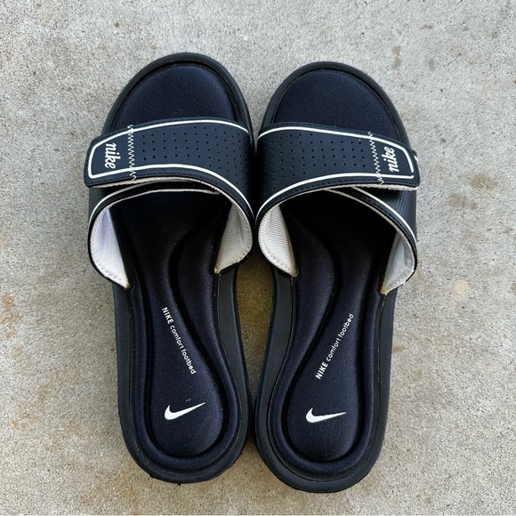Nike Comfort Footbed Slides Black Sandals Flip Flops Women's Size 7 - Picture 1 of 7
